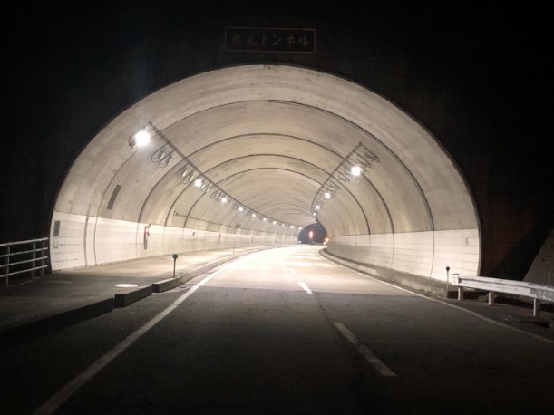 トンネル照明設備更新工事 のメイン画像